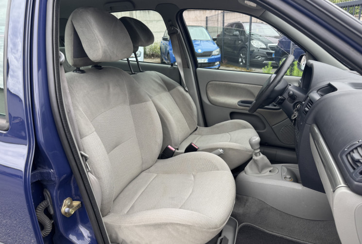 Renault Clio II / 1.5 DCI / 65 CH / CLIM 