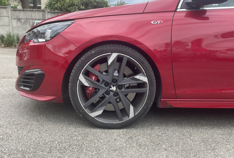 Peugeot 308 II GTI / 272 CH 