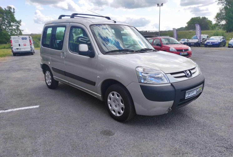Peugeot Partner 1.4i 75 CH CONFORT CLIM 5 PLACES DISTRIB NEUVE