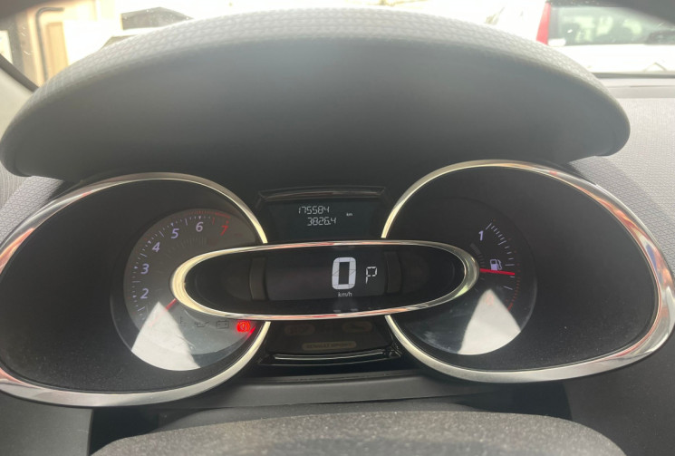 Renault Clio IV RS 1.6 16V Turbo EDC6 200 cv