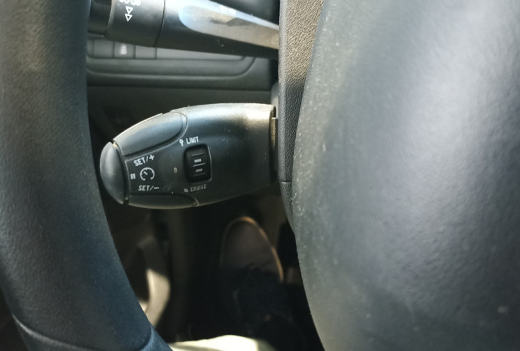 Peugeot 208 1.2L Essence 82 ch – Finition Allure – Courroie de distribution changée en 2023