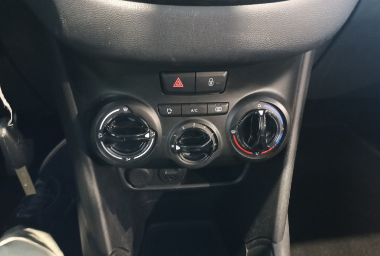 Peugeot 208 1.2L Essence 82 ch – Finition Allure – Courroie de distribution changée en 2023