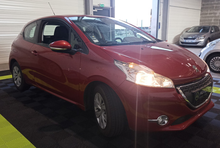 Peugeot 208 1.2L Essence 82 ch – Finition Allure – Courroie de distribution changée en 2023