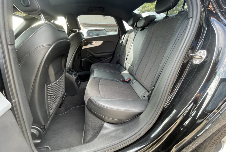 Audi A4 35 TFSI / 150 CH / SLINE / S TRONIC 