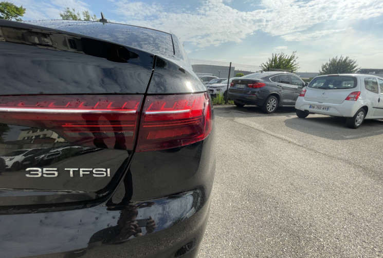 Audi A4 35 TFSI / 150 CH / SLINE / S TRONIC 