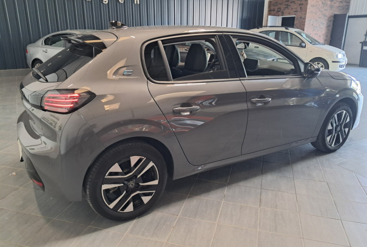 Peugeot 208 ELECTRIQUE 51 kWh 156 ch - Allure - 1ER MAIN - TBE - SUIVI - GTIE -
