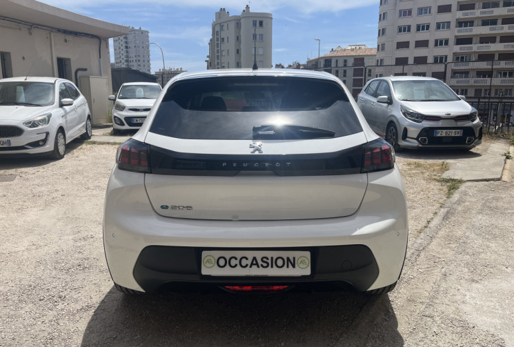 Peugeot 208  E-208 STYLE 100kW 136 ch Boîte auto / Entretien Peugeot 