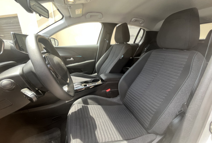 Peugeot 208  E-208 STYLE 100kW 136 ch Boîte auto / Entretien Peugeot 