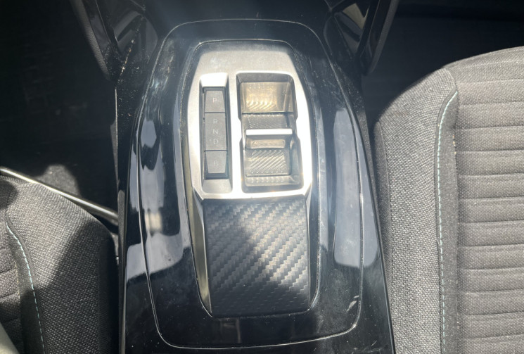 Peugeot 208  E-208 STYLE 100kW 136 ch Boîte auto / Entretien Peugeot 