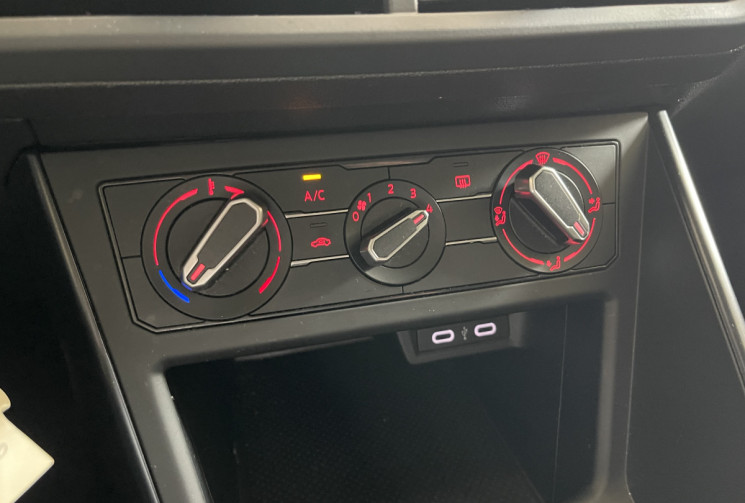 Volkswagen Polo VI 1.0 80ch