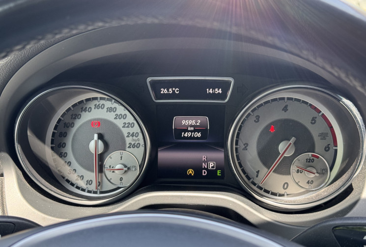 Mercedes GLA 220 CDi 2.1 170 ch 4Matic 7G-DCT / Toit ouvrant / Attelage / Camera / LED / Garantie