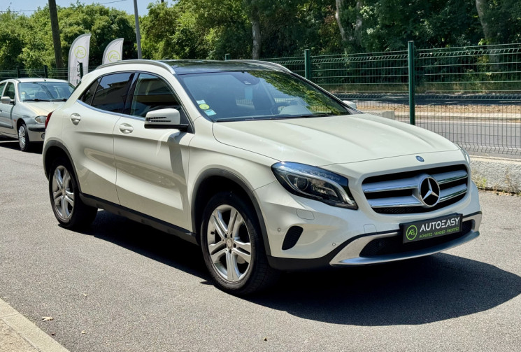 Mercedes GLA 220 CDi 2.1 170 ch 4Matic 7G-DCT / Toit ouvrant / Attelage / Camera / LED / Garantie