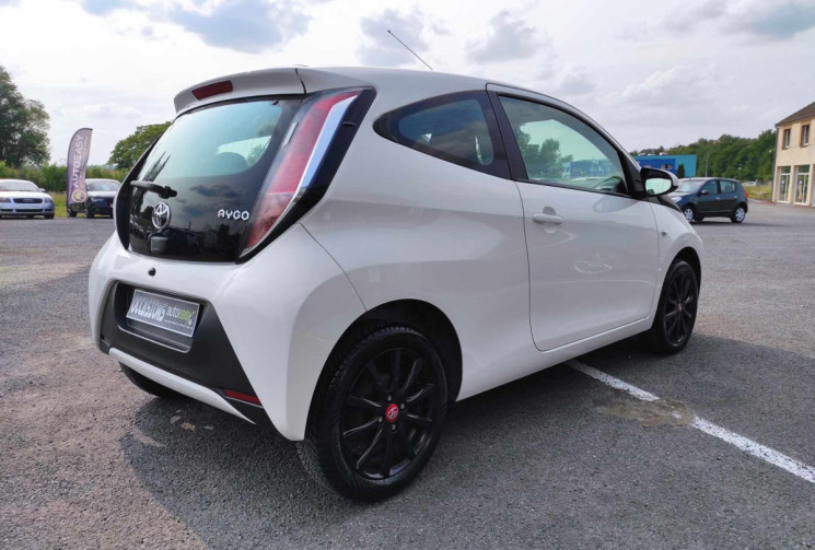 Toyota Aygo 1.0 VVT-i 69 CH 1ERE MAIN