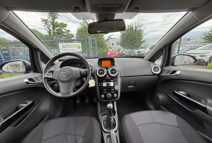 Opel Corsa 1.4 Cosmo 90 ch clim