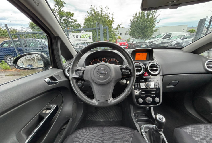 Opel Corsa 1.4 Cosmo 90 ch clim