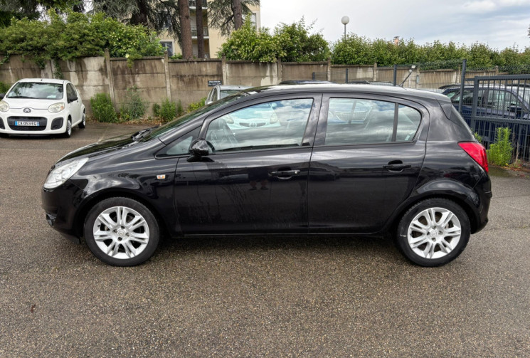 Opel Corsa 1.4 Cosmo 90 ch clim