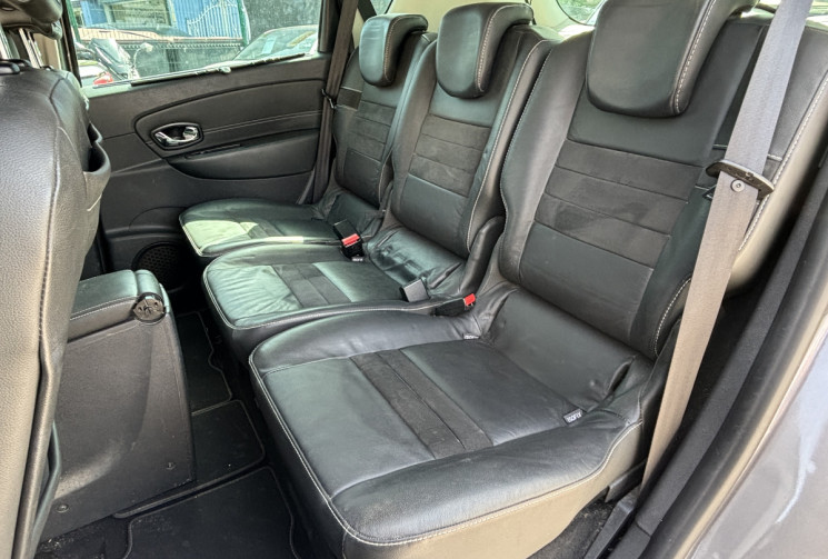 Renault Scénic III Phase 3 1.5 L DCI 110 Ch Lounge