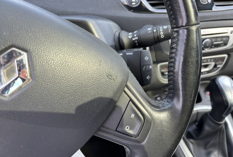 Renault Scénic III Phase 3 1.5 L DCI 110 Ch Lounge