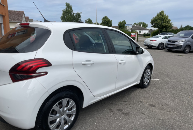 Peugeot 208 Business R 1.5 BlueHDi 100ch S&S Active 