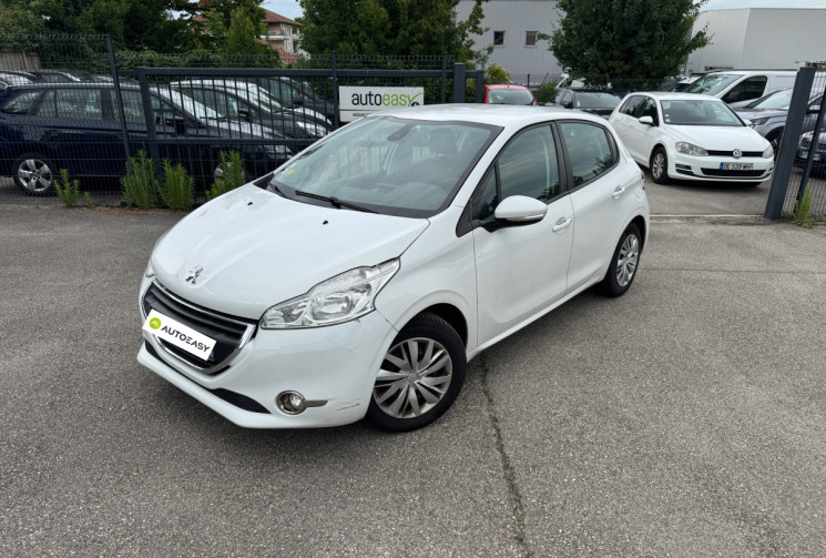 Peugeot 208 1.4 HDI / 68 CV / BUSINESS / 5 PLACES
