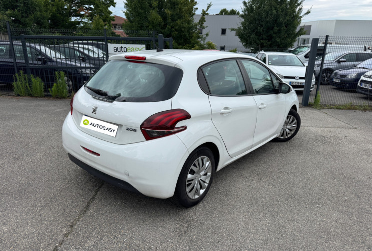 Peugeot 208 1.4 HDI / 68 CV / BUSINESS / 5 PLACES