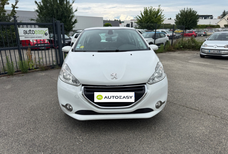 Peugeot 208 1.4 HDI / 68 CV / BUSINESS / 5 PLACES