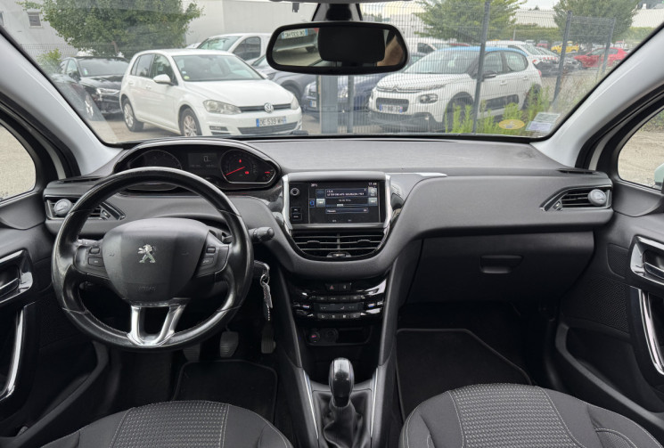 Peugeot 208 1.4 HDI / 68 CV / BUSINESS / 5 PLACES