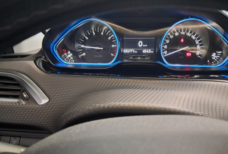 Peugeot 2008 1.2  PureTech 130ch SS BVM6 - Allure - PARFAIT ETAT - ENTETIENT&DISTRI OK - GARANTIE -