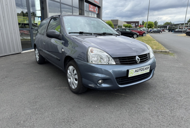 Renault Clio II CAMPUS 75CH AUTHENTIQUE 3P