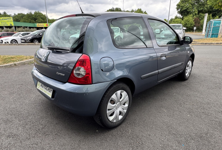 Renault Clio II CAMPUS 75CH AUTHENTIQUE 3P