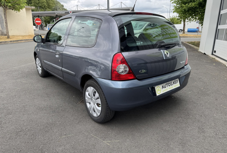 Renault Clio II CAMPUS 75CH AUTHENTIQUE 3P