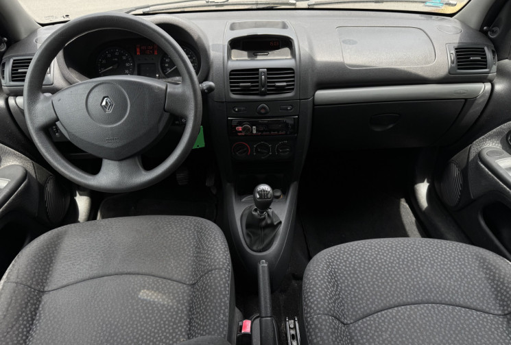 Renault Clio II CAMPUS 75CH AUTHENTIQUE 3P