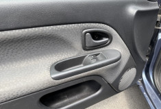 Renault Clio II CAMPUS 75CH AUTHENTIQUE 3P