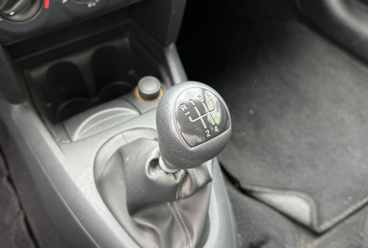 Renault Clio II CAMPUS 75CH AUTHENTIQUE 3P