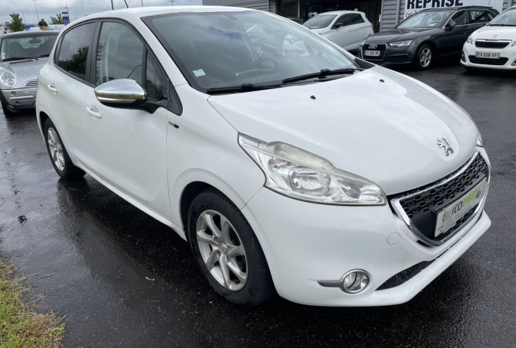Peugeot 208 1.2 VTi 82 CV STYLE