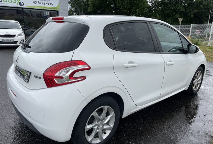 Peugeot 208 1.2 VTi 82 CV STYLE