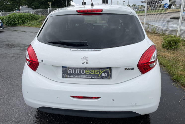 Peugeot 208 1.2 VTi 82 CV STYLE