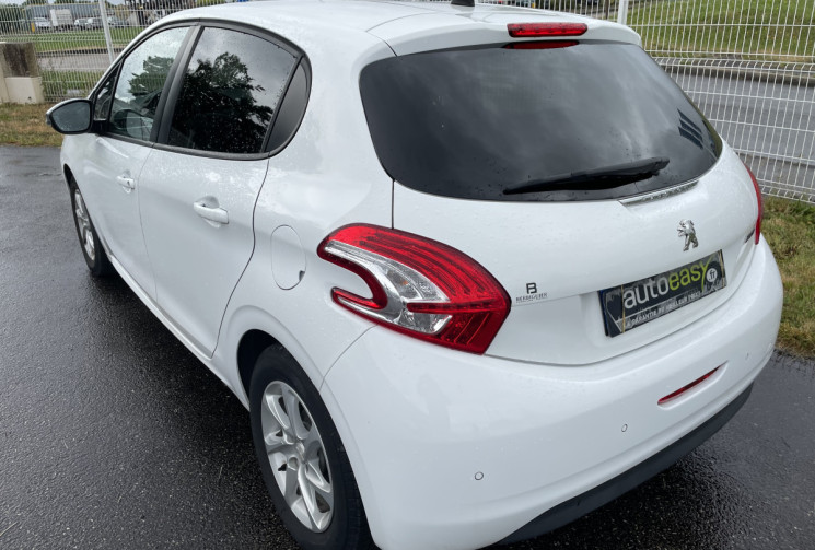 Peugeot 208 1.2 VTi 82 CV STYLE