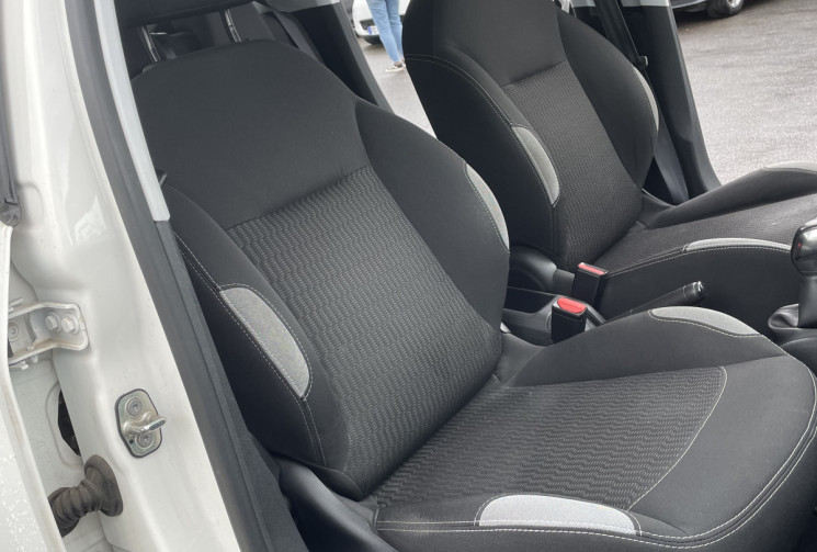Peugeot 208 1.2 VTi 82 CV STYLE