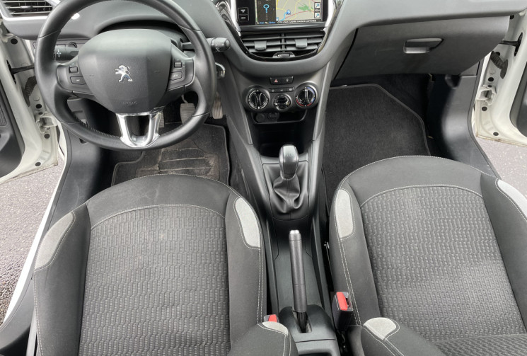Peugeot 208 1.2 VTi 82 CV STYLE