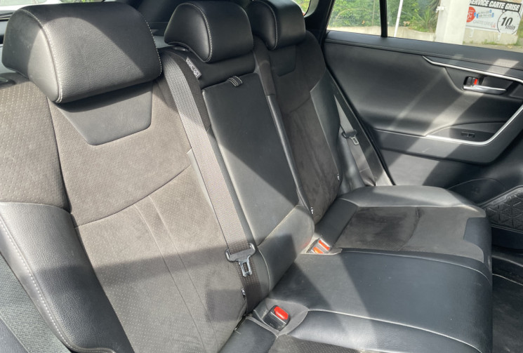 Toyota RAV4 Hybride 222 4WD Black Edition