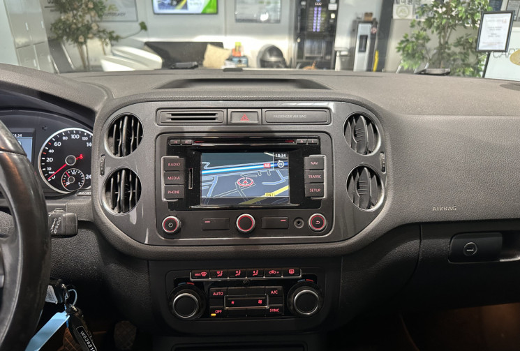 Volkswagen Tiguan  2.0 TDI 140ch BlueMotion Confortline 1ERE MAIN