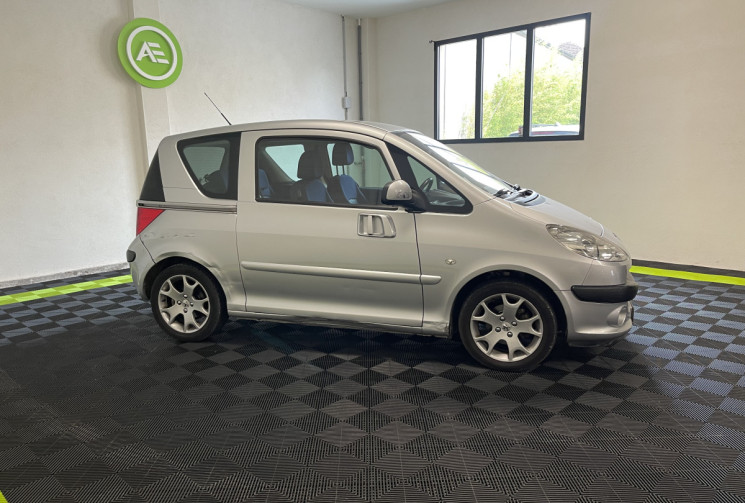 Peugeot 1007 1.6 16v 110 cv Sporty Pack 2-Tronic + Attelage