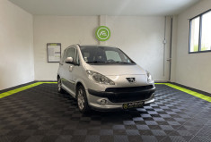 Peugeot 1007 1.6 16v 110 cv Sporty Pack 2-Tronic + Attelage