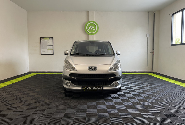 Peugeot 1007 1.6 16v 110 cv Sporty Pack 2-Tronic + Attelage