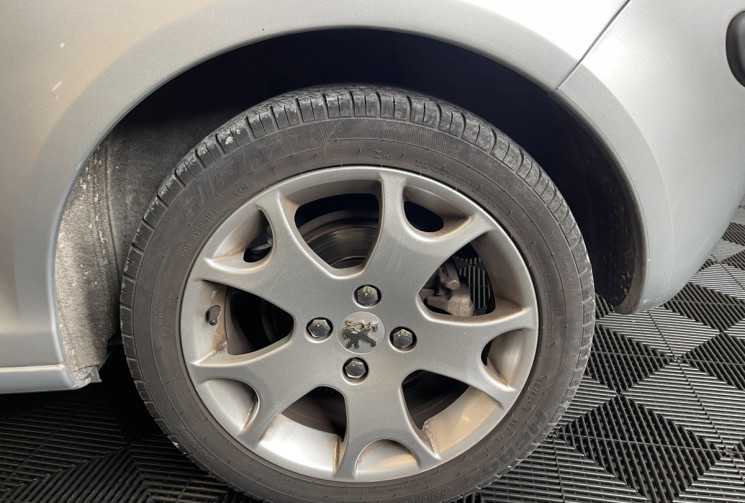 Peugeot 1007 1.6 16v 110 cv Sporty Pack 2-Tronic + Attelage