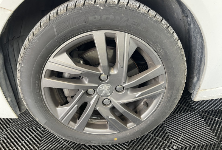 Peugeot 208  S&S Active Pack EAT8   II 1.2 PureTech 100ch // DISTRIBUTION OK
