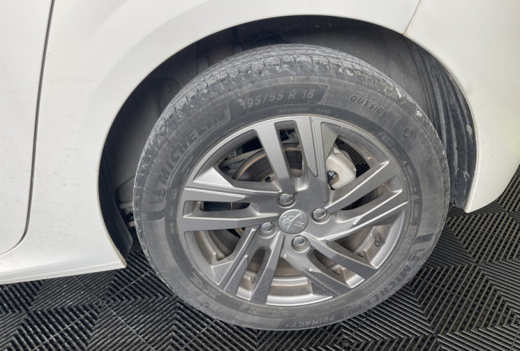 Peugeot 208  S&S Active Pack EAT8   II 1.2 PureTech 100ch // DISTRIBUTION OK