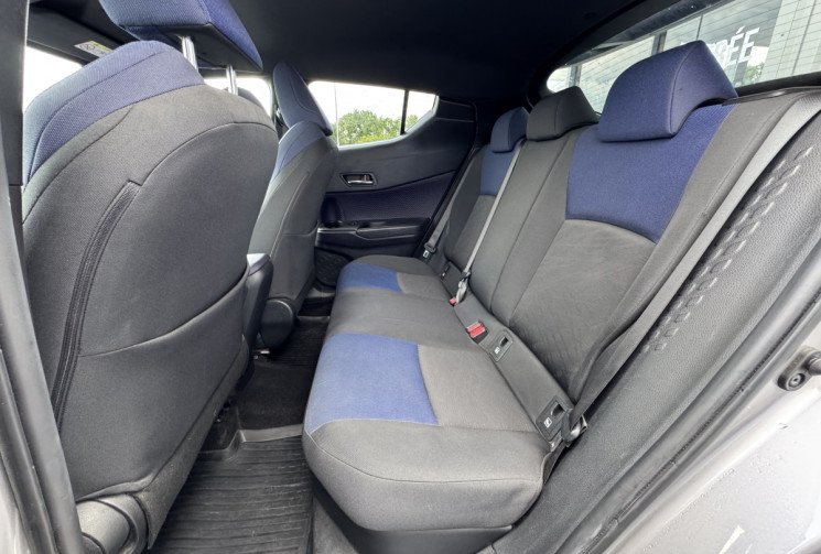 Toyota C-HR 122ch Graphic 2WD / SIEGES CHAUFFANTS / CAMERA DE RECUL