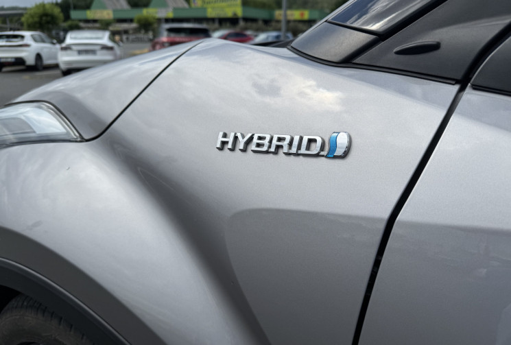 Toyota C-HR 122ch Graphic 2WD / SIEGES CHAUFFANTS / CAMERA DE RECUL